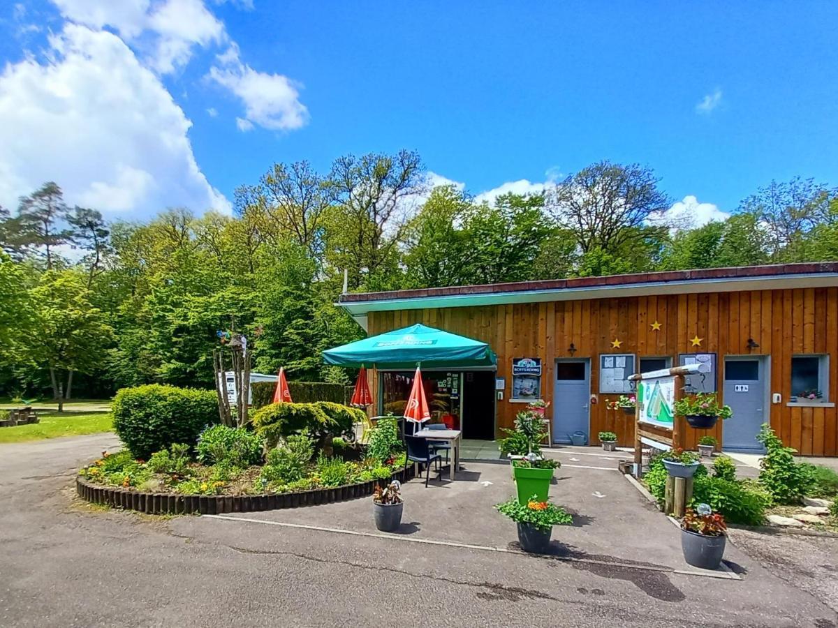 Camping De Contrexeville Bagian luar foto
