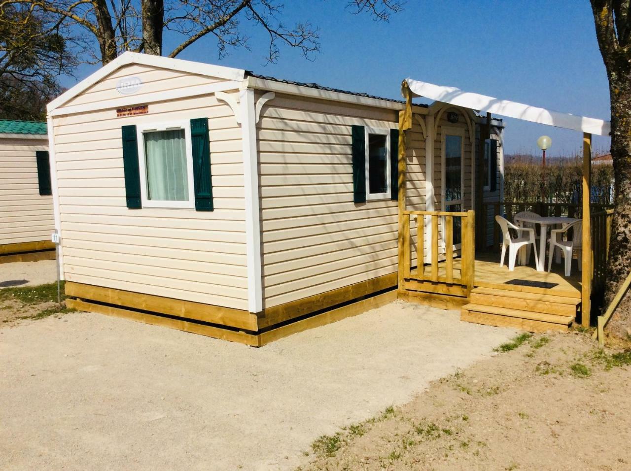 Camping De Contrexeville Bagian luar foto